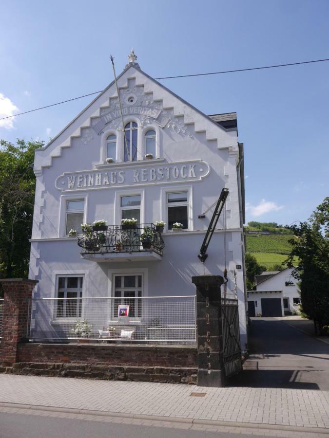 Altes Weingut Weinhaus Rebstock Apartment วินนิงเงน ภายนอก รูปภาพ